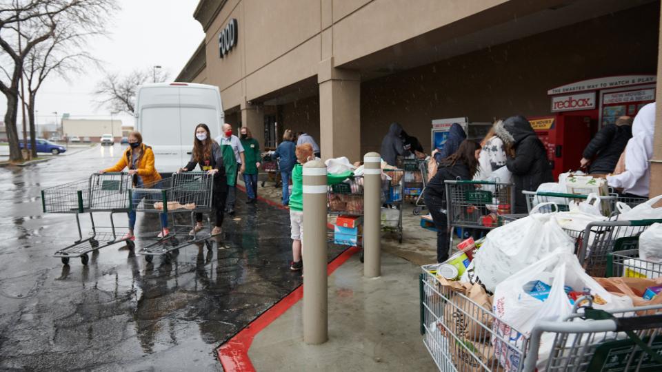 Residents and Volunteers Help Fight Hunger in Feed Utah Food Drive