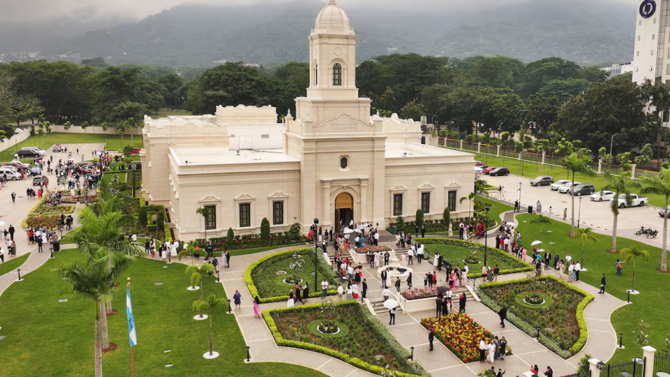 honduras-temple-dedication-3.jpg