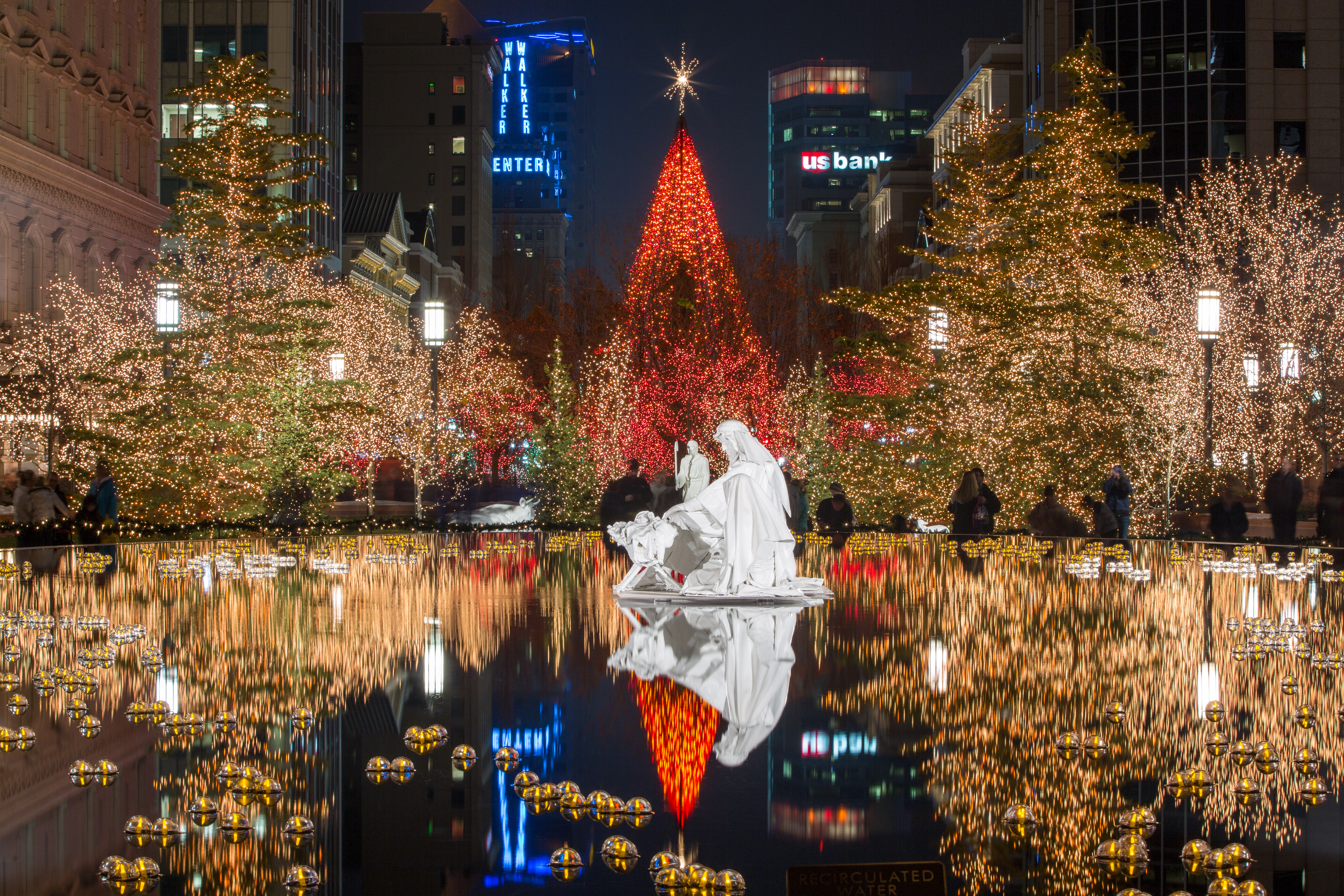 Christmas Temple Square 2013 pond