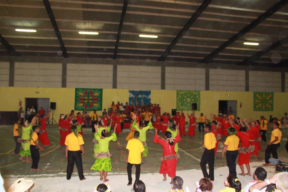 French Polynesia dancing2 May 2014