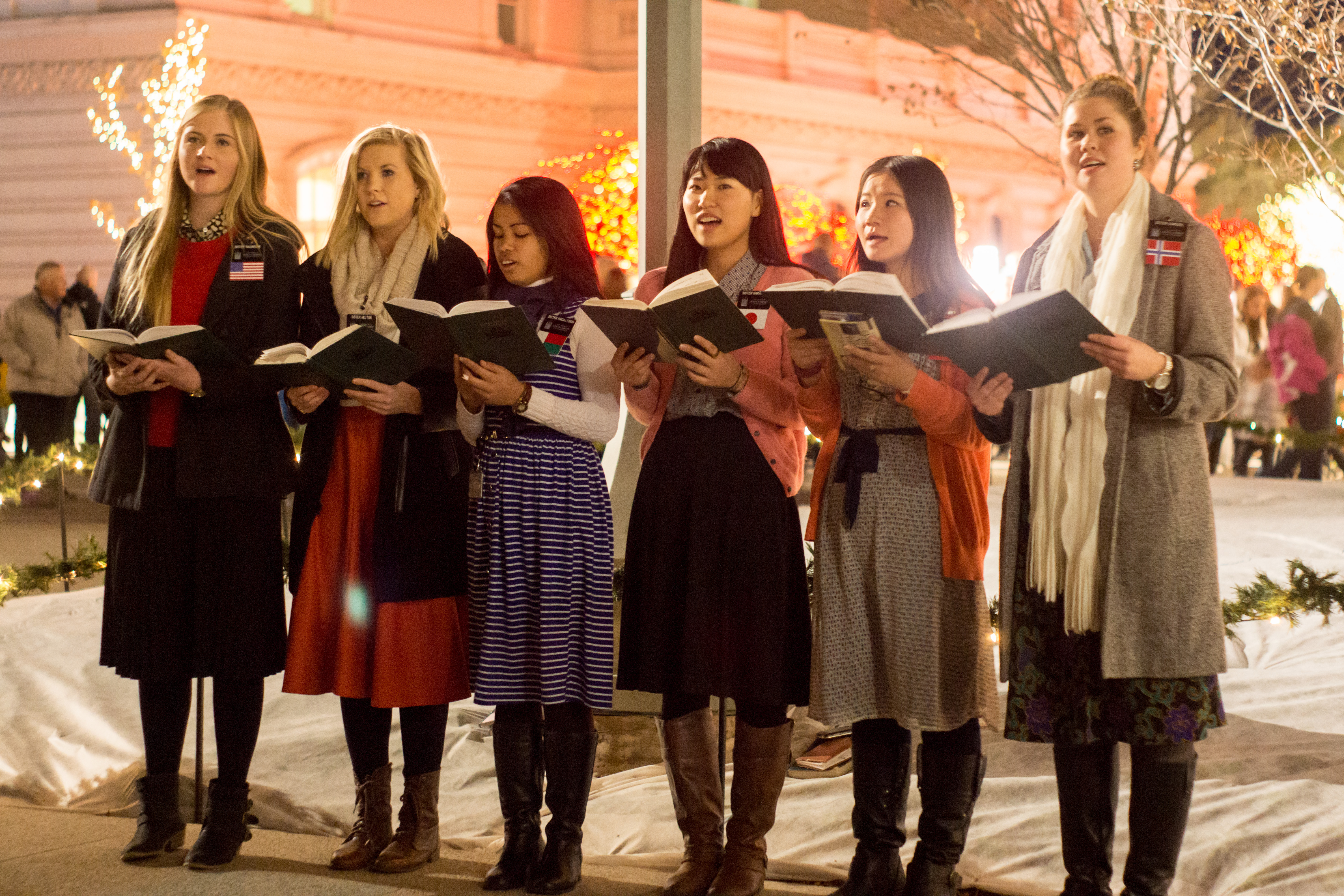 Temple Square lights20 2014